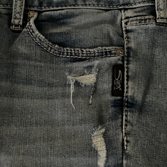 Silver Jeans Suki Capri - Picture 3 of 6